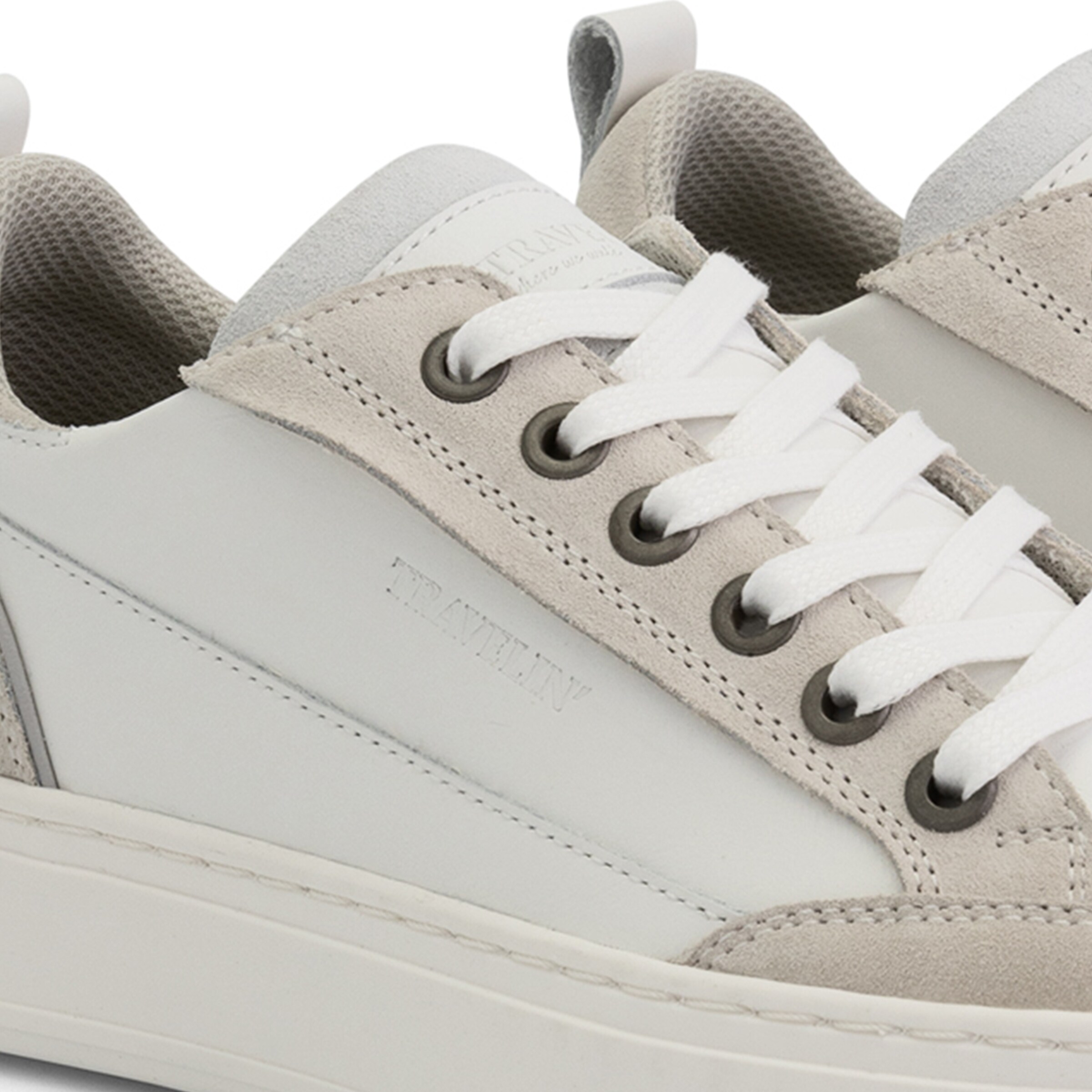 Travelin Sneaker low 'Caris' i hvid