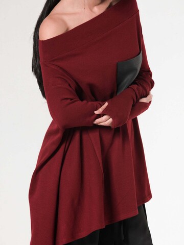 Metamorphoza Tuniek in Rood