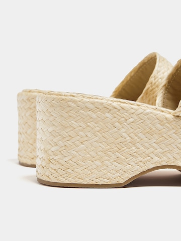 Pull&Bear Pantolette i beige