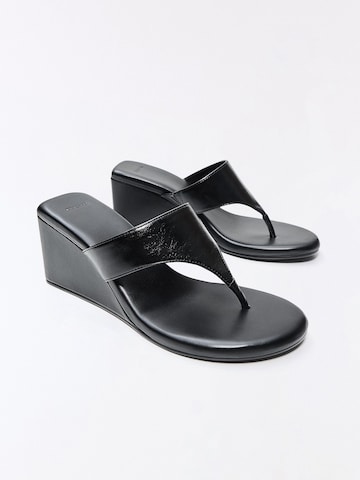 Bershka Žabky – černá
