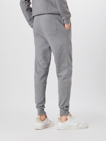 Lyle & Scott Tapered Broek in Grijs