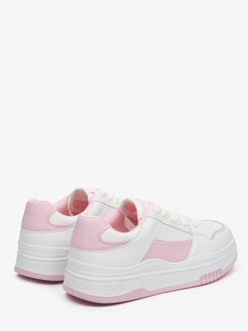 Baskets basses '23012' ES8 en blanc