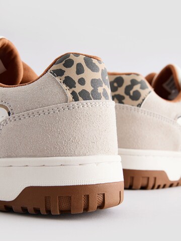 Baskets basses Next en blanc