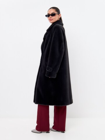 CESARE GASPARI Winter coat in Black