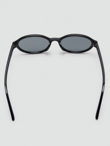 Ochelari de soare 'FARA' de la MANGO pe negru