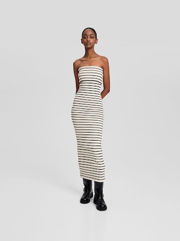 Bershka Mekko värissä beige