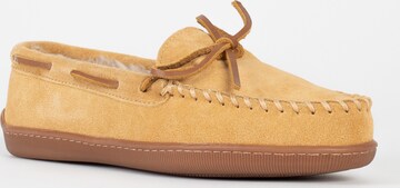 Minnetonka Moccasin 'Pileline' in Brown