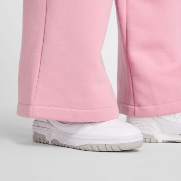 new balance Regular Trousers in Pink