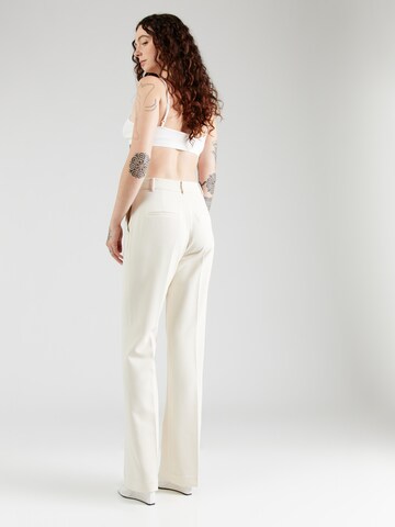 Loosefit Pantalon à pince 'NEW CARLA' GUESS en beige