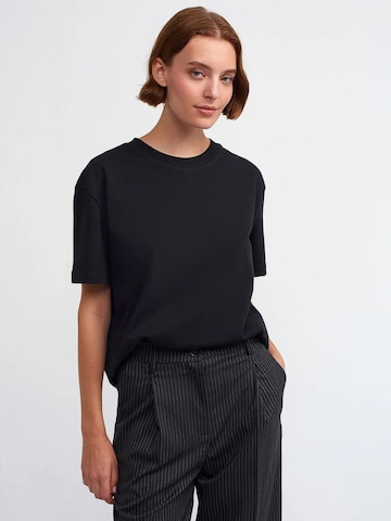 Maglietta 'T-Shirts' di Dilvin in nero