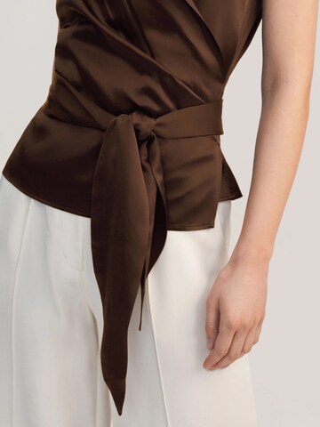 Camicia da donna 'Elegante Seide Wickelbluse' di Lilysilk in marrone