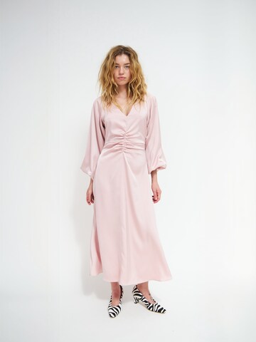 Crās Dress ' Wrenleecras ' in Pink