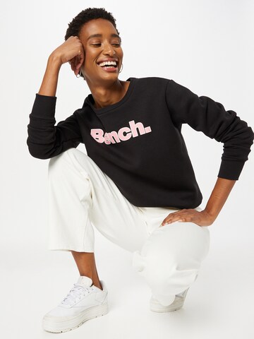 BENCH Sweatshirt 'RAINA' i svart