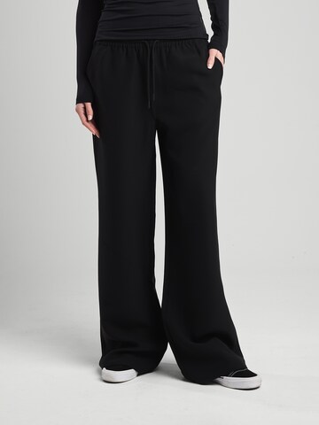 America Today Wide Leg Hose in Schwarz: Vorderseite