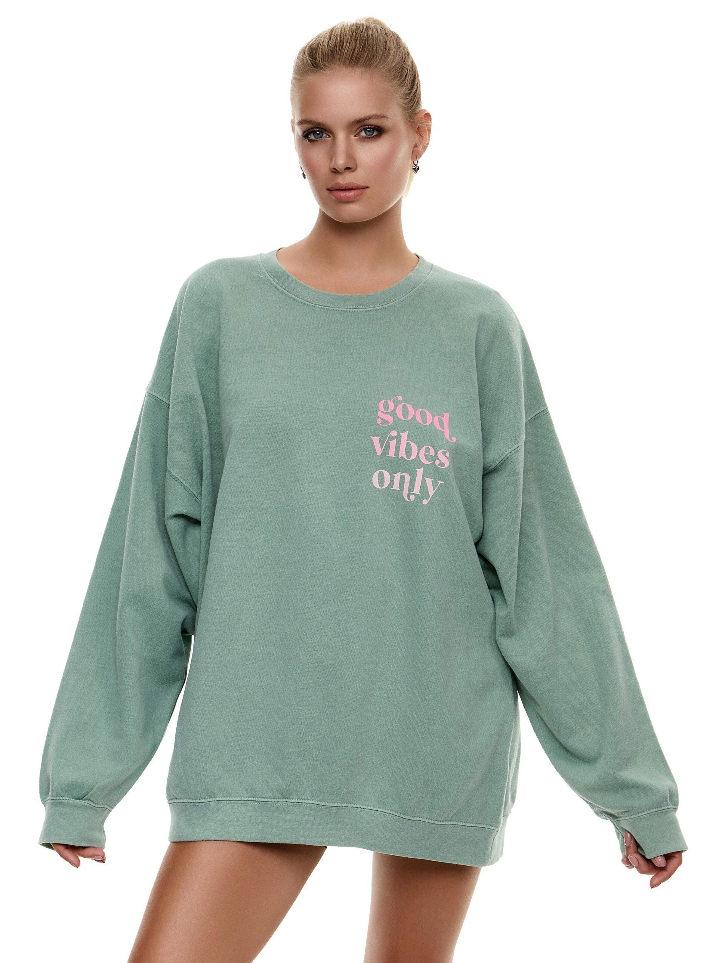 Worldclassca Sweatshirt in Green: front