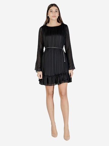 Abito 'LS ILENIA PLEAT DRESS W6RK37 WJ712' di GUESS in nero