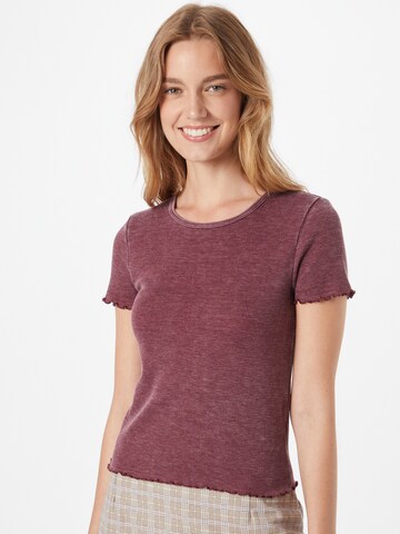 American Eagle Shirt in Red: front