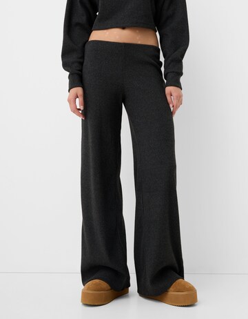 Wide leg Pantaloni di Bershka in grigio: frontale