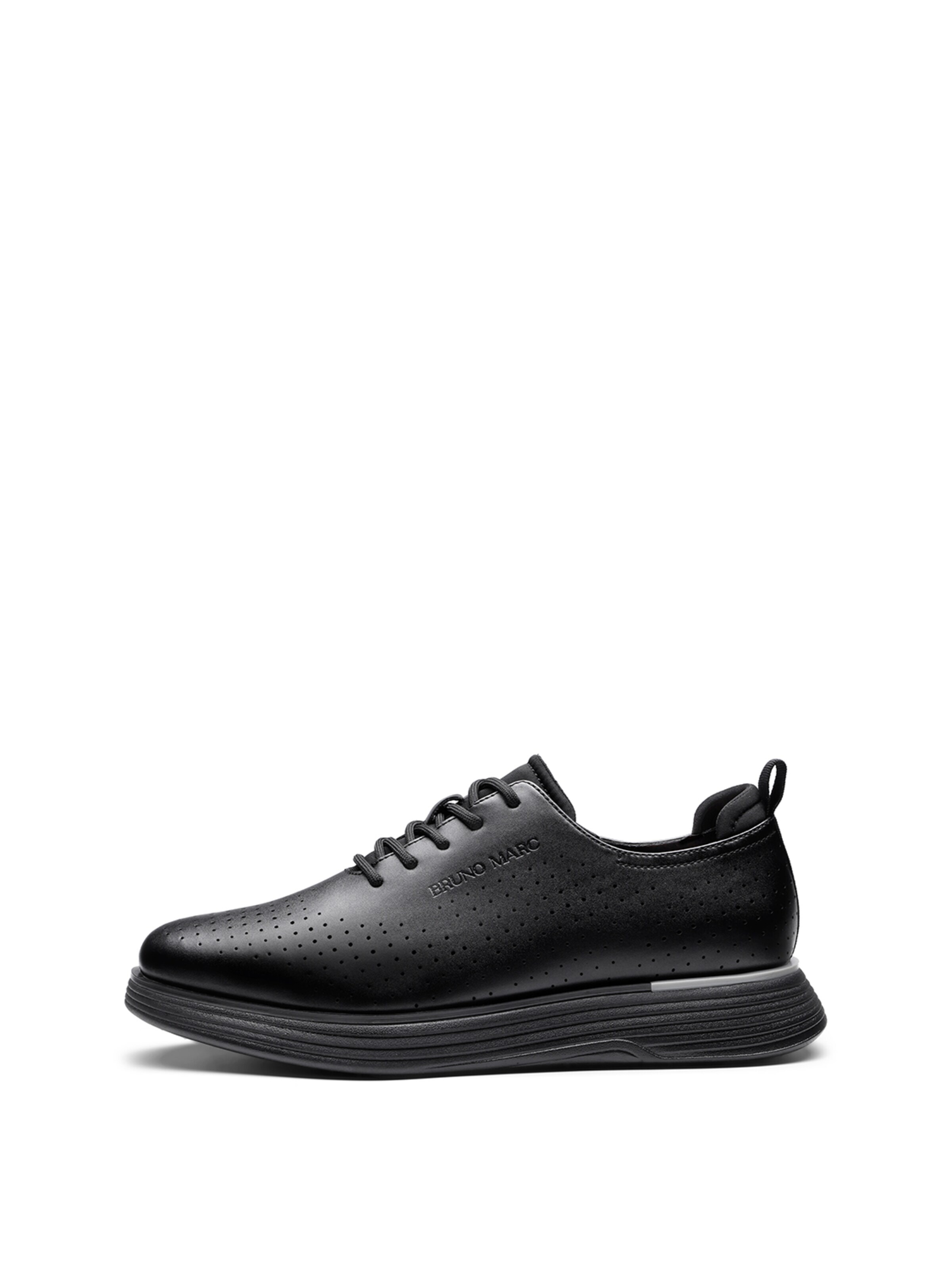 Scarpa stringata di Bruno Marc in nero