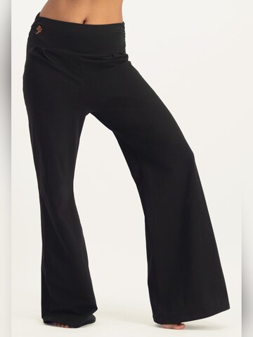 Urban Goddess Yoga & Activewear Wide leg Workout Pants 'Maeve' in Black: front