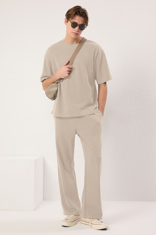 Trendyol Träningsoverall i beige: framsida