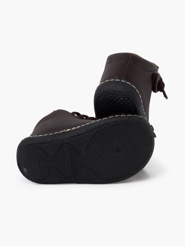 Pisamonas - Botas en marrón