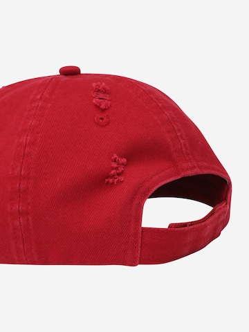 Șapcă de la Won Hundred pe roșu