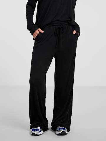 PIECES Loose fit Pants in Black: front