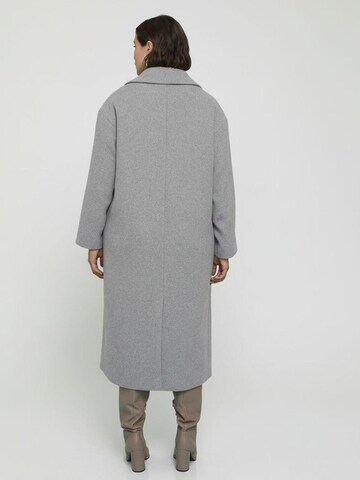 Cappotto invernale di Fiorella Rubino in grigio