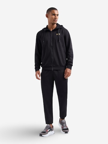 EA7 Emporio Armani - Chándal en negro