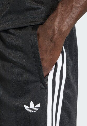 ADIDAS ORIGINALS Loosefit Shorts in Schwarz