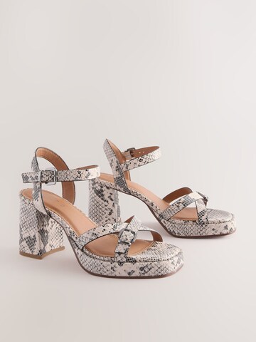 Next Remsandal i beige