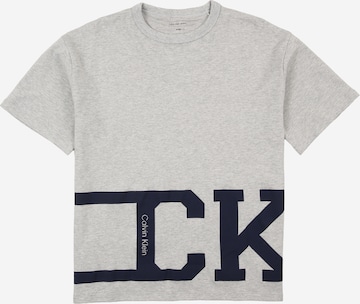 Calvin Klein Jeans Тениска 'VARSITY' в сиво: отпред