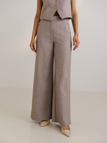Guido Maria Kretschmer Women Loosefit Broek 'Fotini' in Beige: voorkant