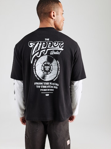 LEVI'S ® T-Shirt in Schwarz: Vorderseite