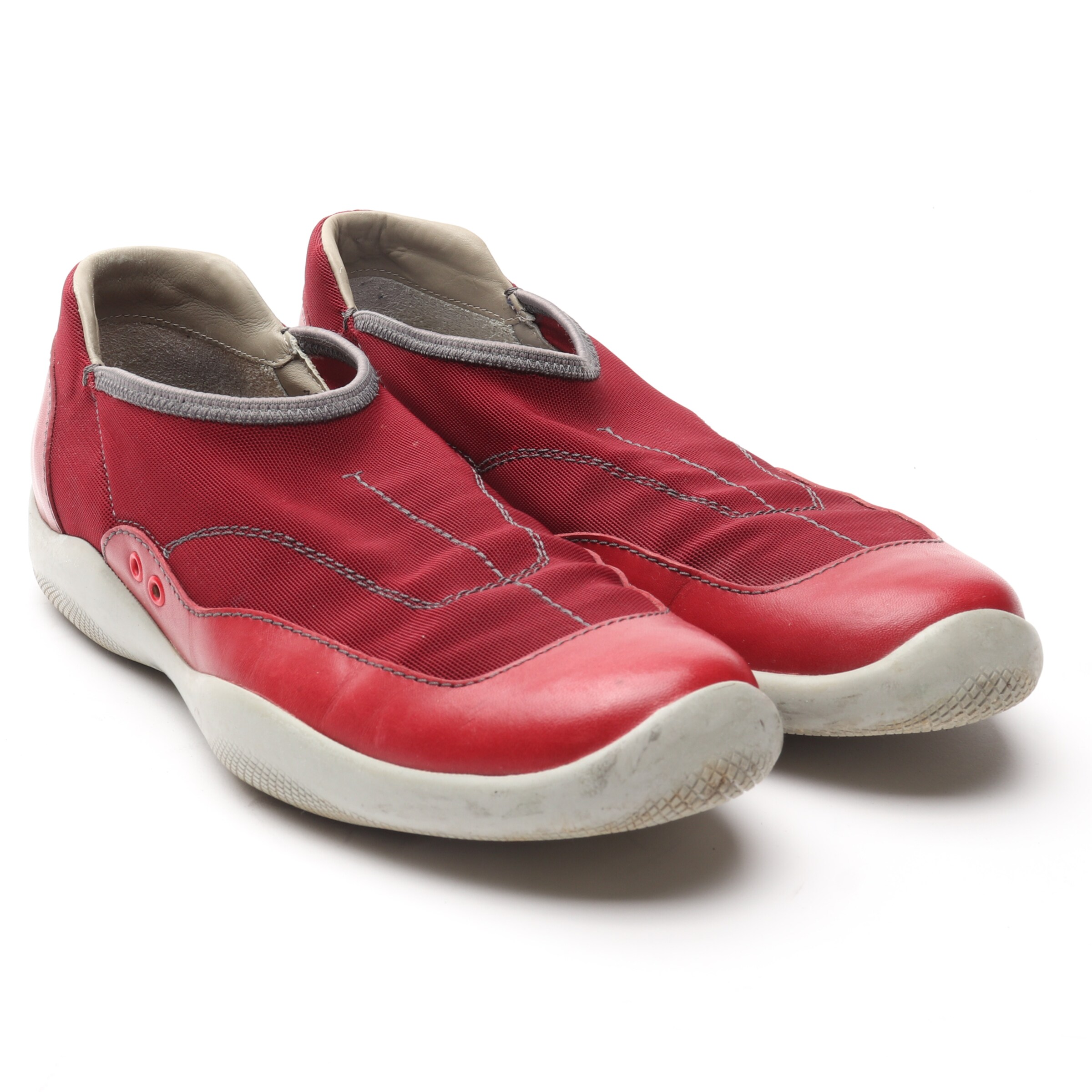 PRADA Flats & Loafers in 39 in Red: front