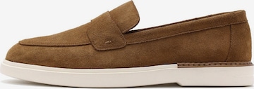 Chaussure basse Derimod en marron : devant