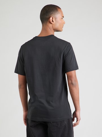 Nike Sportswear Regular fit T-shirt 'CLUB' i svart
