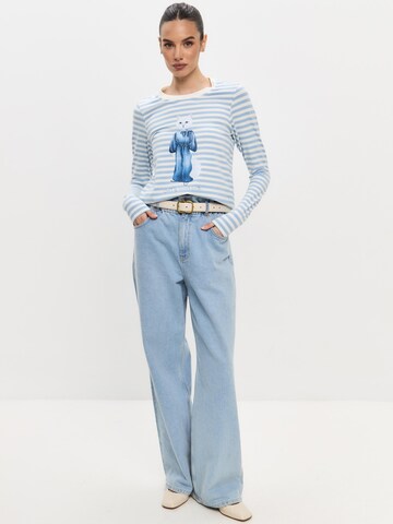 Maglietta 'Cat in a Denim Suit' di Cat e Lolette in blu