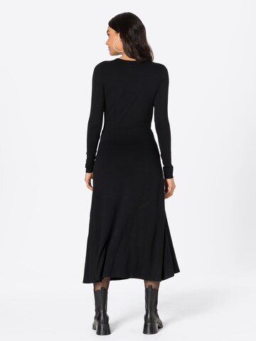 NU-IN فستان بلون أسود