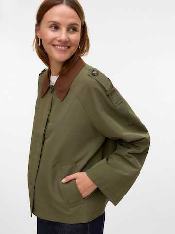 Veste mi-saison 'VMLucia' VERO MODA en vert