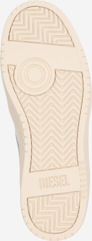 DIESEL حذاء رياضي برقبة 'S-UKIYO V2' بلون أبيض