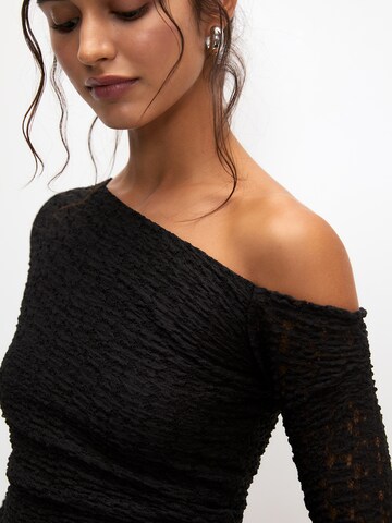 Pull&Bear Blouse in Zwart