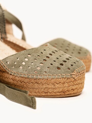 Alhamas Sandal 'Alpargata Cuña 8 cm' in Green