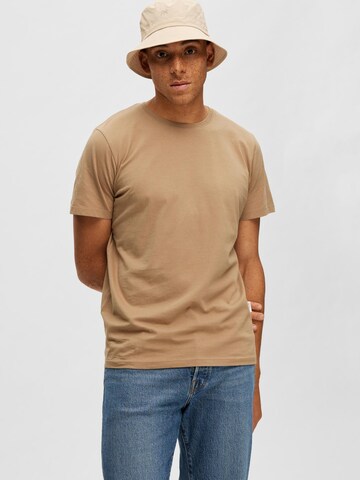 T-Shirt 'Aspen' SELECTED HOMME en marron