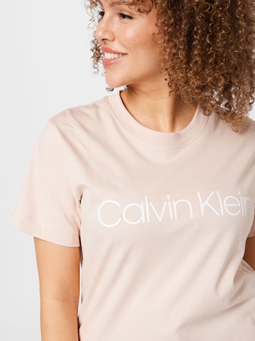 T-shirt Calvin Klein Curve en rose
