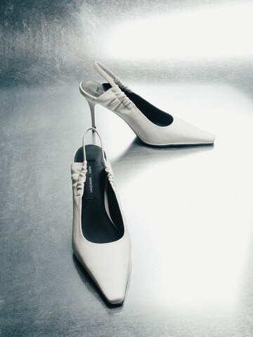 Estro Pumps '618-6' in White