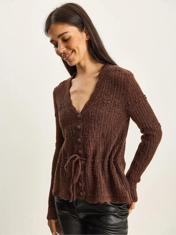 Bianco Lucci - Casaco de malha em castanho