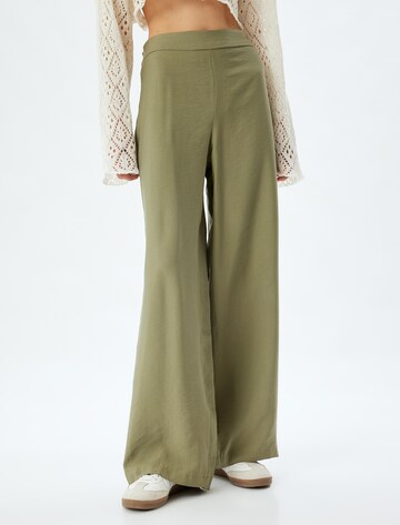 Koton Wide leg Pants in Green: front