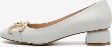 MELLUSO Classic Flats in White: front